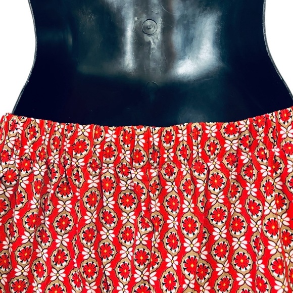 NWOT, Molly Bracken, Red Floral Patterned Shorts With Pockets, Small - Picture 7 of 11